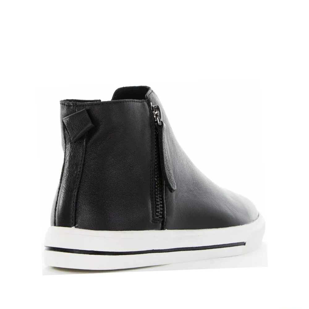 LE SANSA INDO BLACK Iconic Ease rewarding