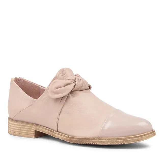 DJANGO & JULIETTE KYMANI PALE PINK PATENT City Safe City Walk