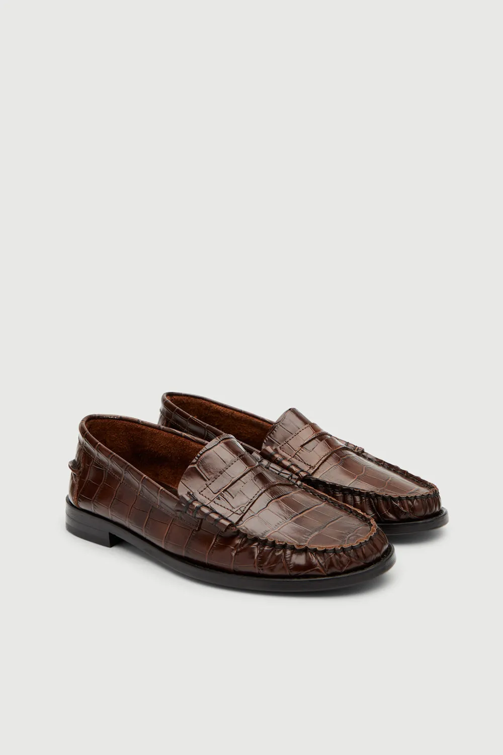 Zoe Loafers in Croc-effect Chocolate Leather Step Neat Strong Power