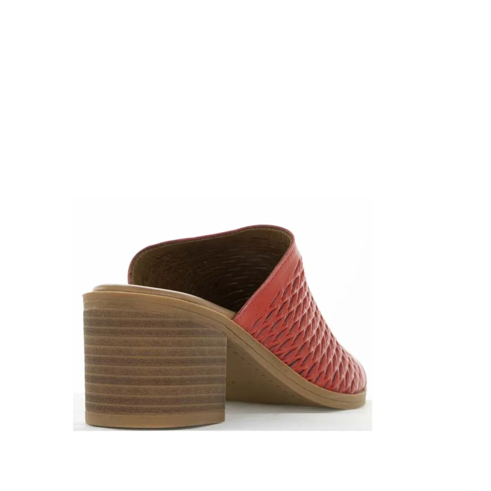 LE SANSA LOVIA II RED Comfortable Cushioning skaters - specific features