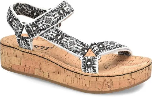 Hiking Gear Flats Born Sirena