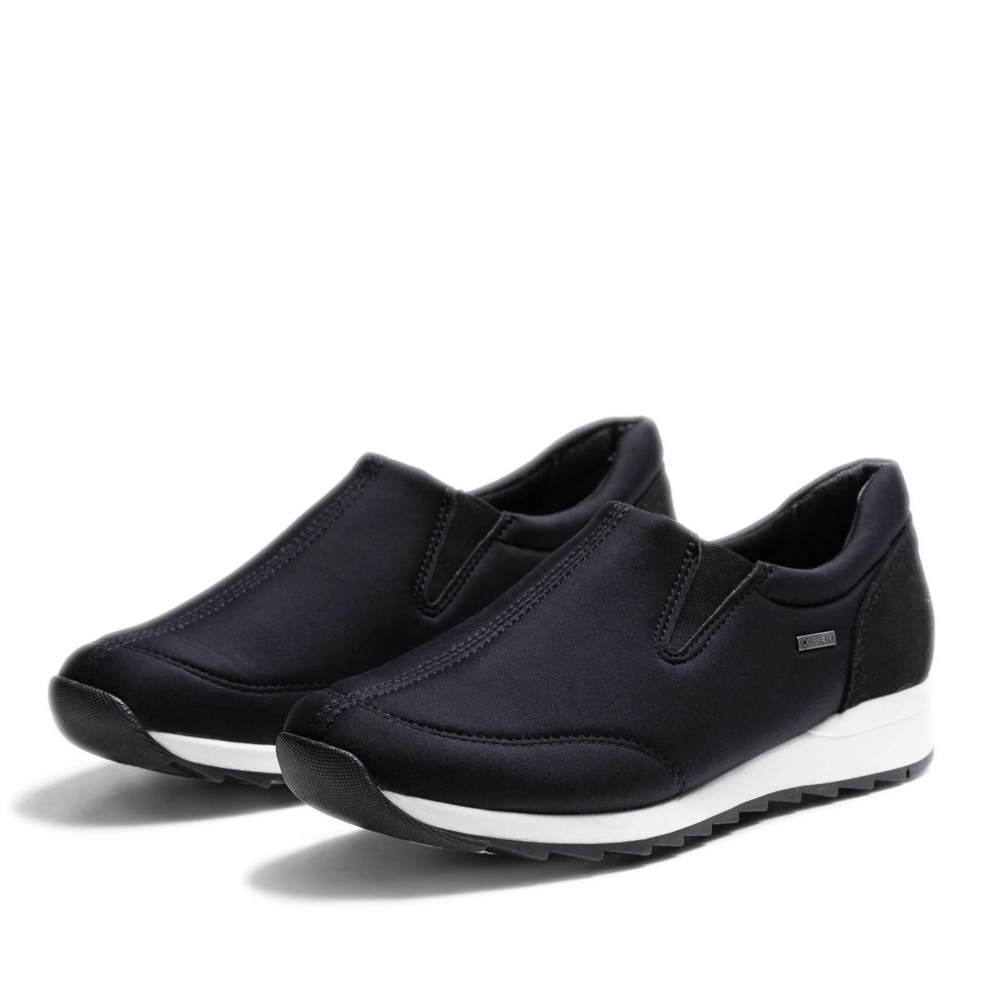 VIRE Women??s vegan GORE-TEX? slip-on sneaker Step Into Comfort Easy Movement