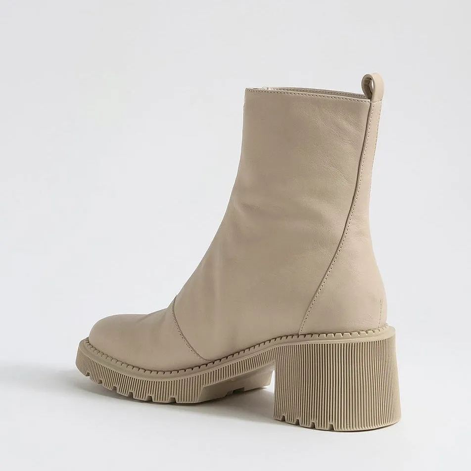 Protective Design Premium Quality DJANGO & JULIETTE ZOSIA ALMOND