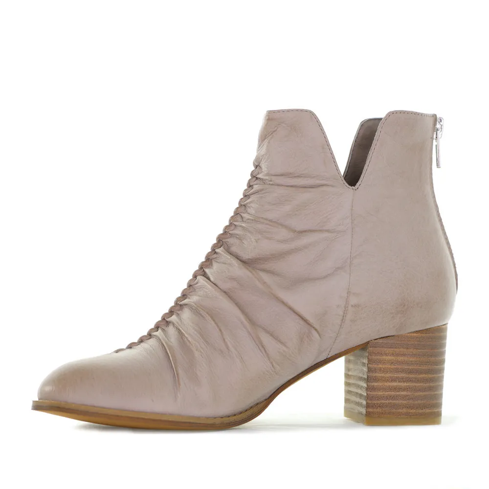 Practical Choice Work Fashion DJANGO & JULIETTE SELIM SMOKE