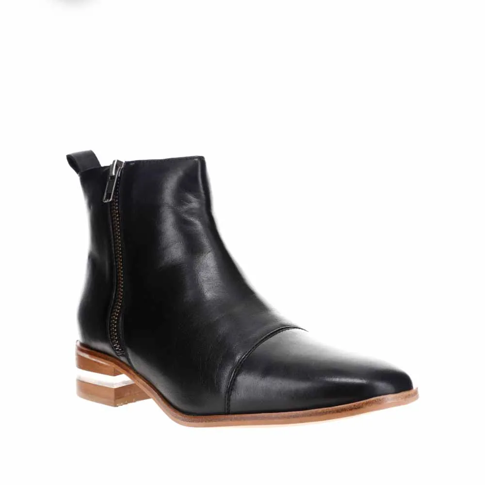 LE SANSA MAPLE BLACK Durable ease
