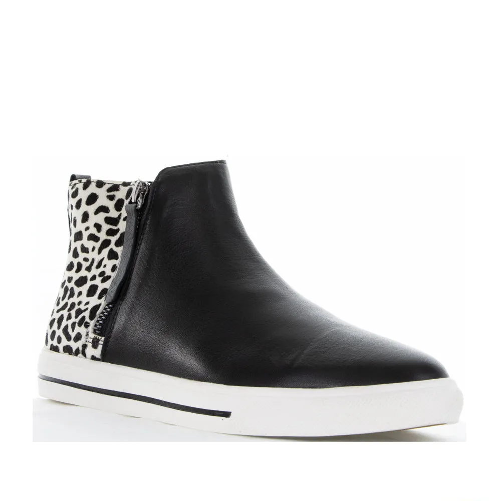 LE SANSA INDO BLACK SNOW PONY Active Wear