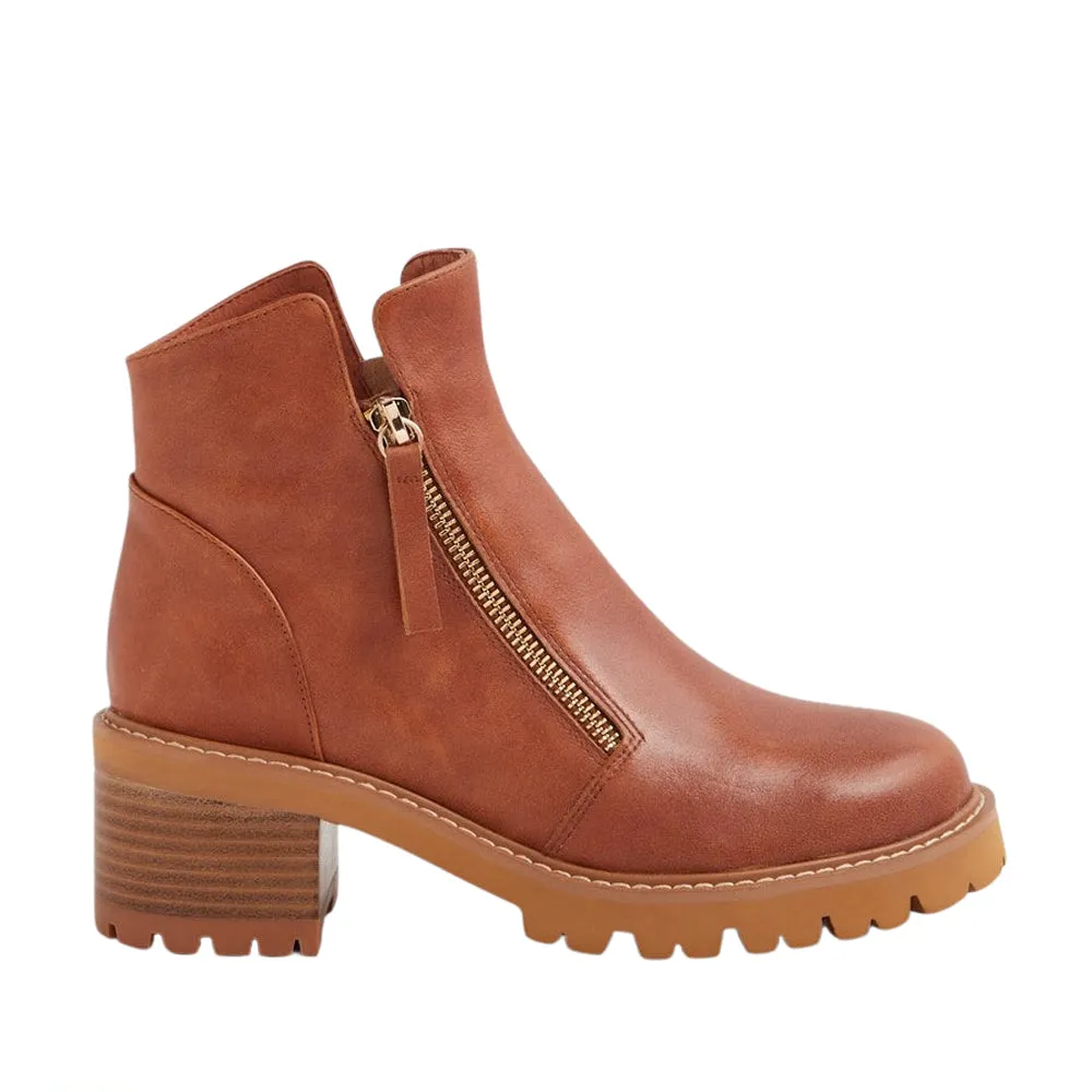 DJANGO & JULIETTE MCGUIRE BRANDY Ergonomic Shape Weekend Ready