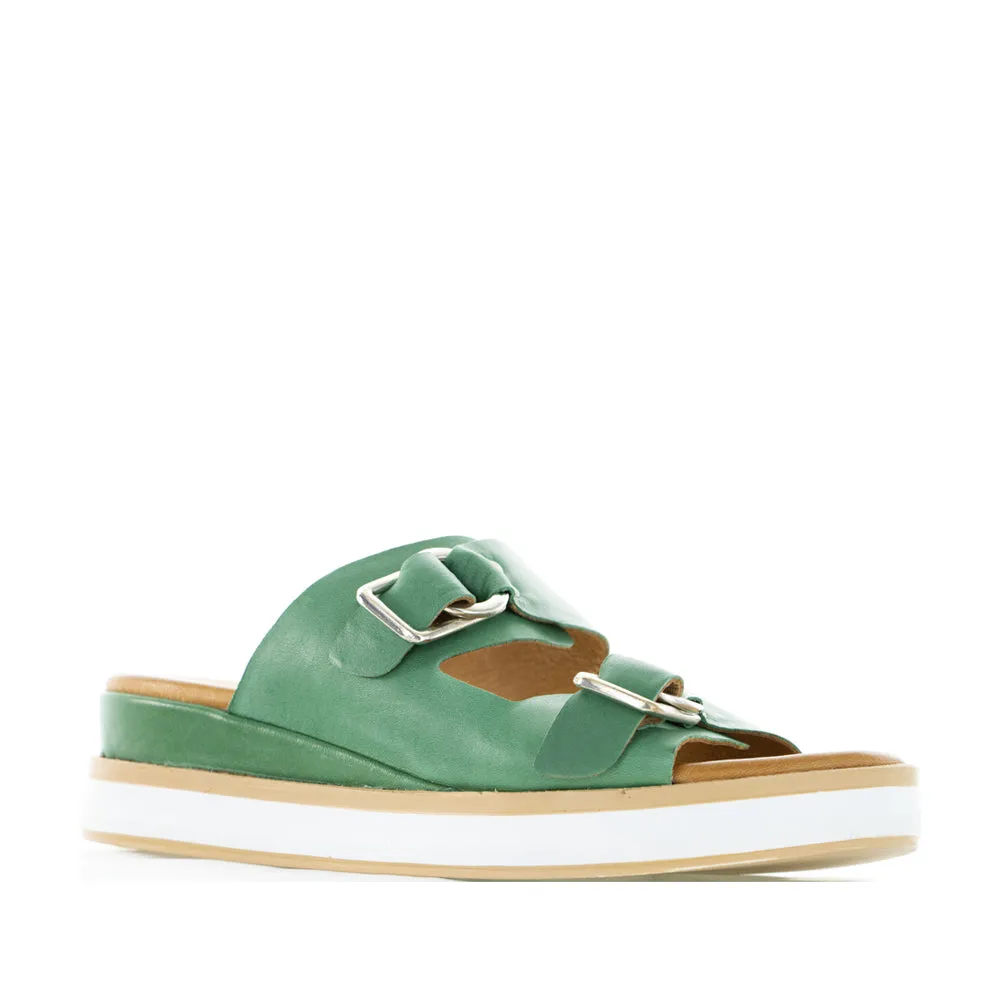 LE SANSA HOLISTER PINE Slip On Easy Walk Fit