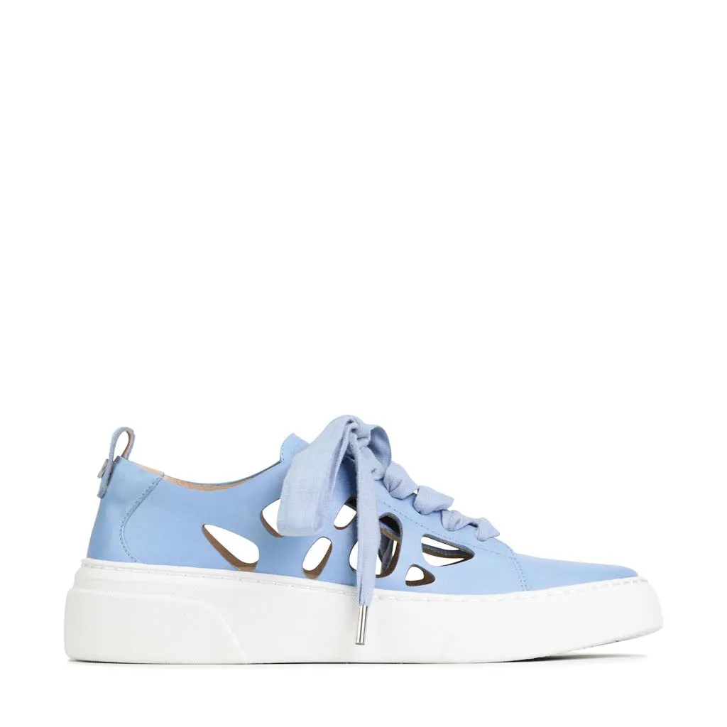MINNIE perforations Designer comfort