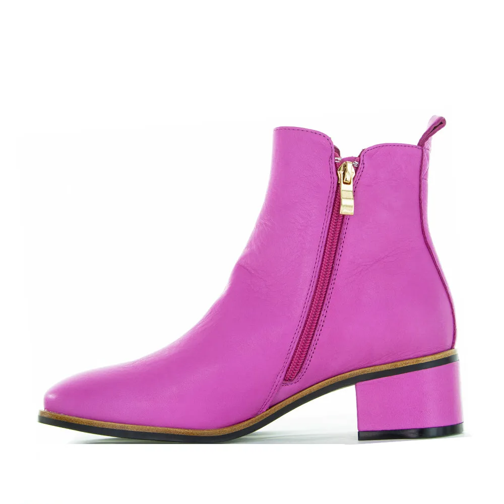 LE SANSA RING HOT PINK Party Occasion Wind Shield