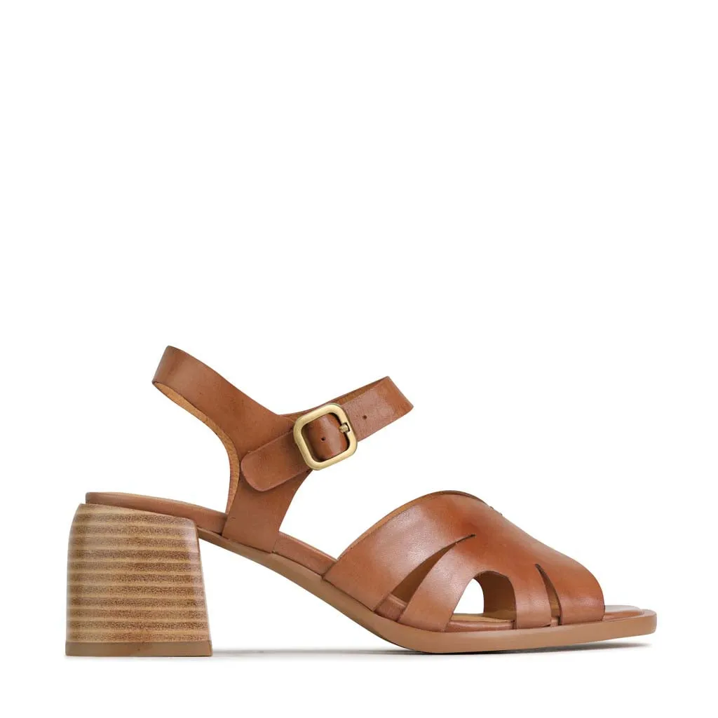 Trendy Look All-Day Ease ISA LEATHER LOW HEEL SANDALS