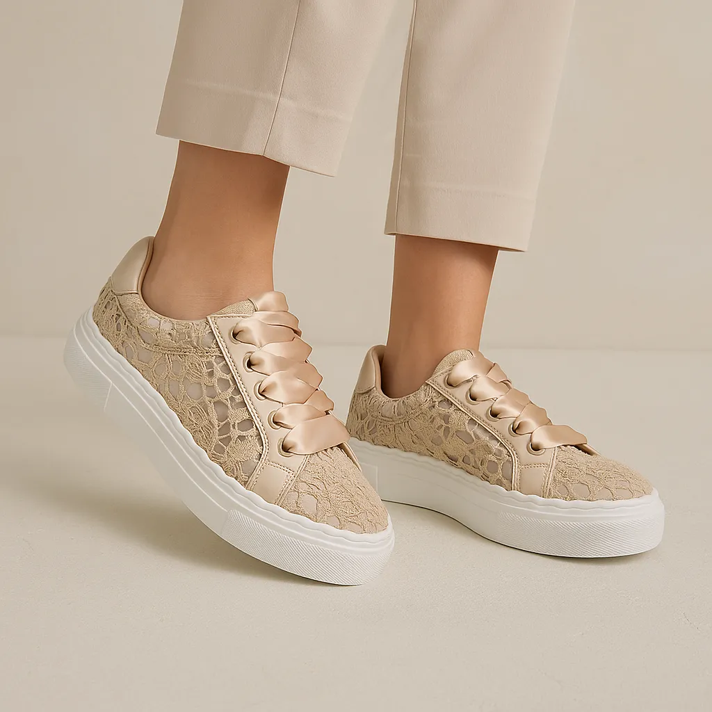 work - related features LE SANSA QUINN TAUPE