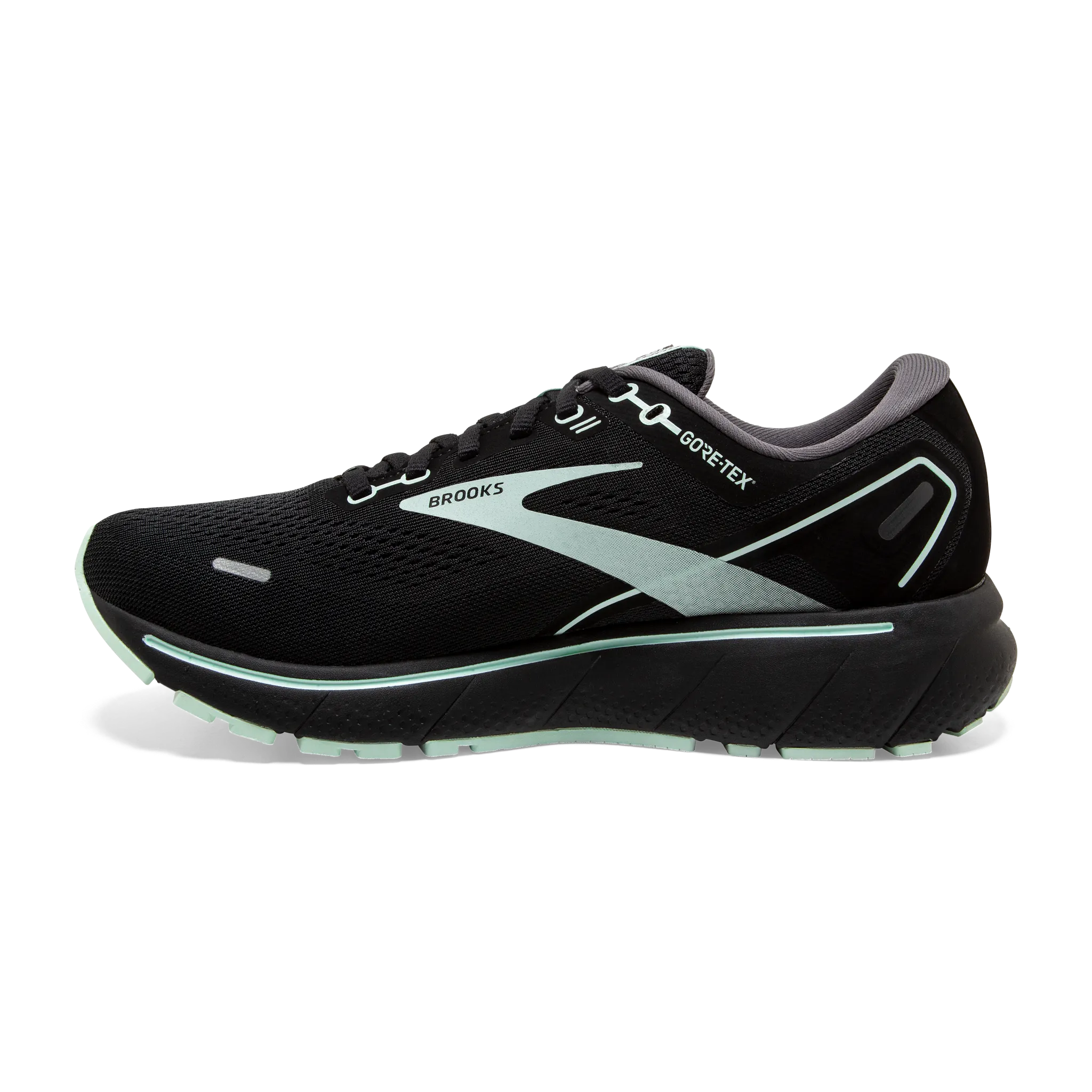 running in the countryside running in a trail race shoes Women's Ghost 14 GTX