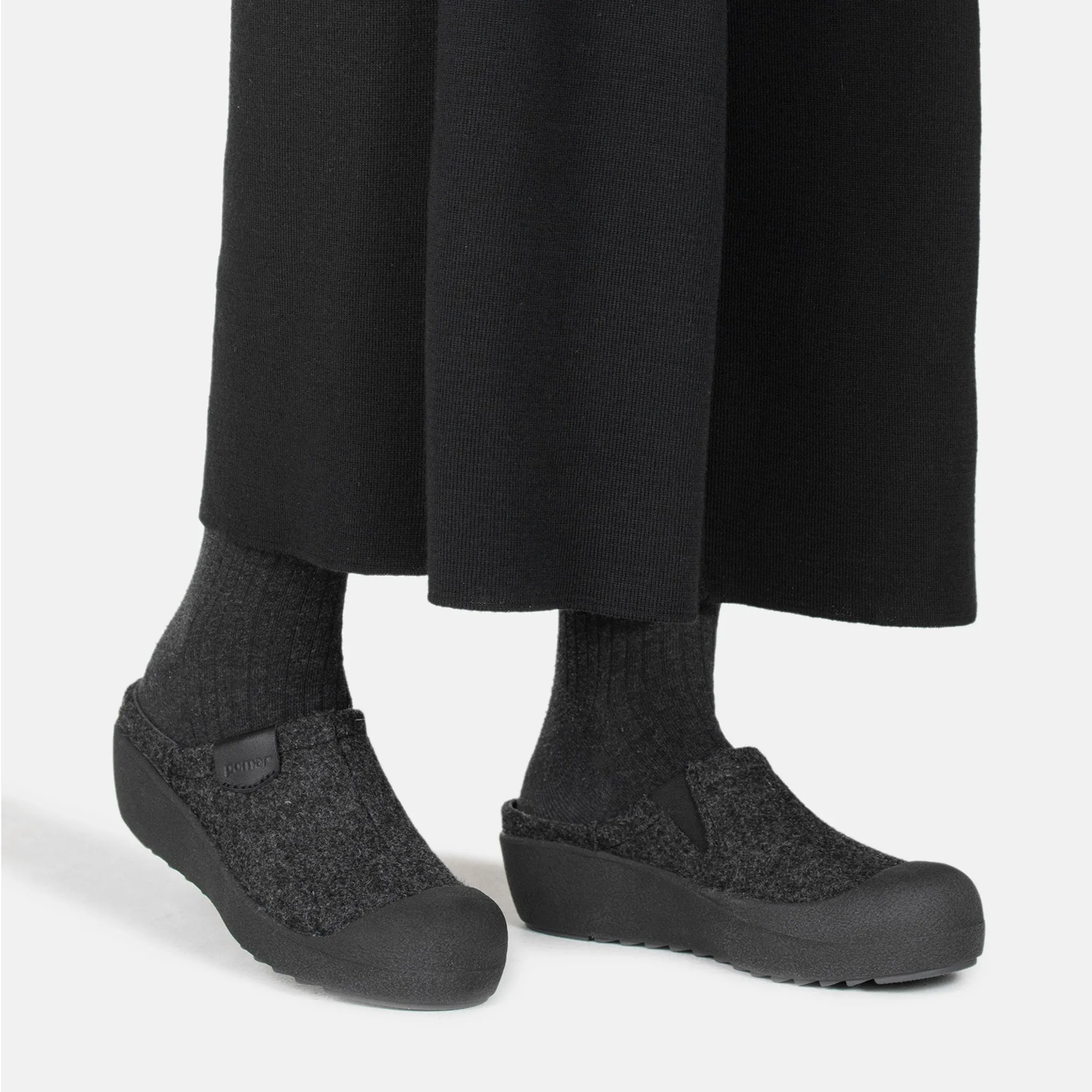 VIIRU Women's felt slip-ons Rugged Sole