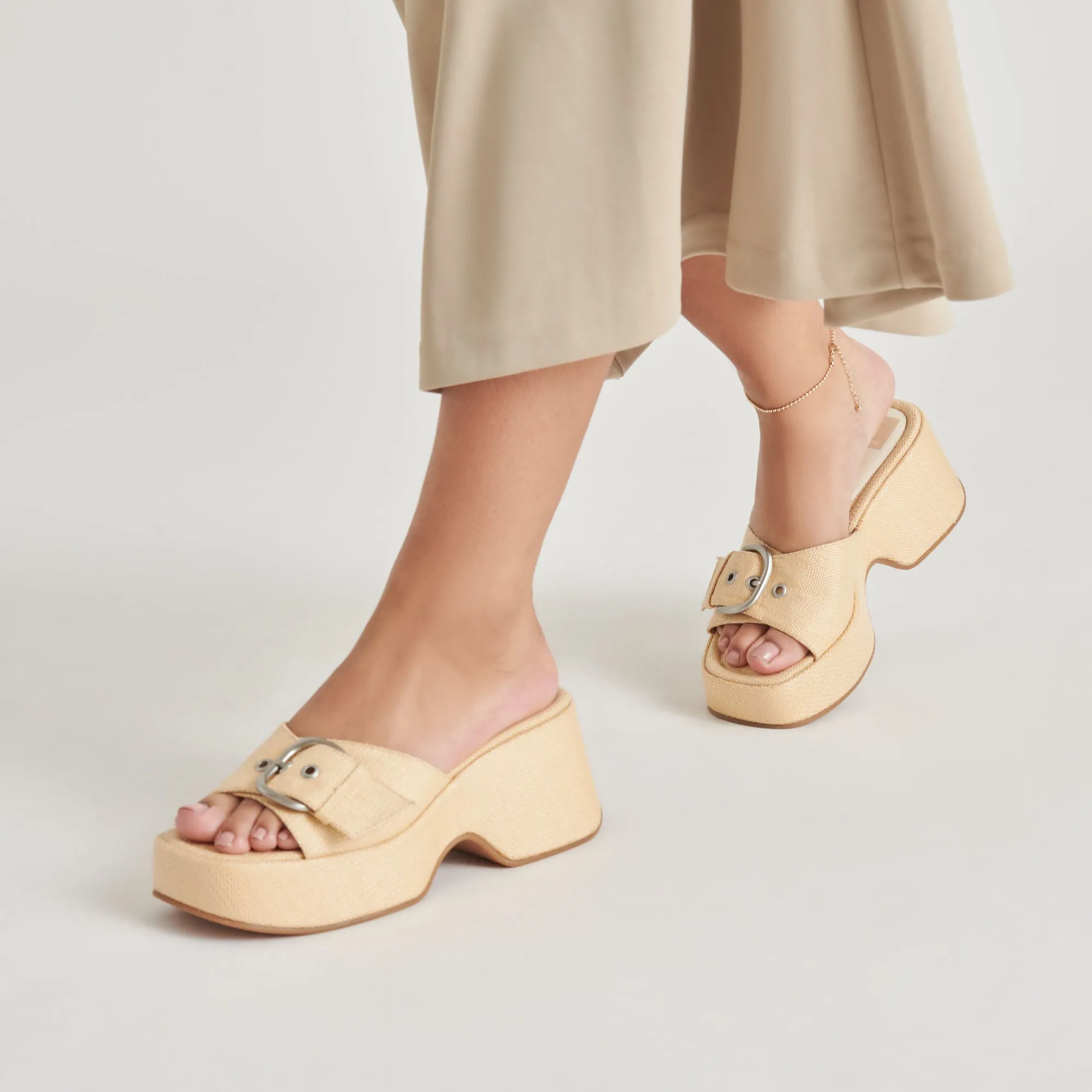 GISEL HEELS LT NATURAL WOVEN RAFFIA Seaside Stroll