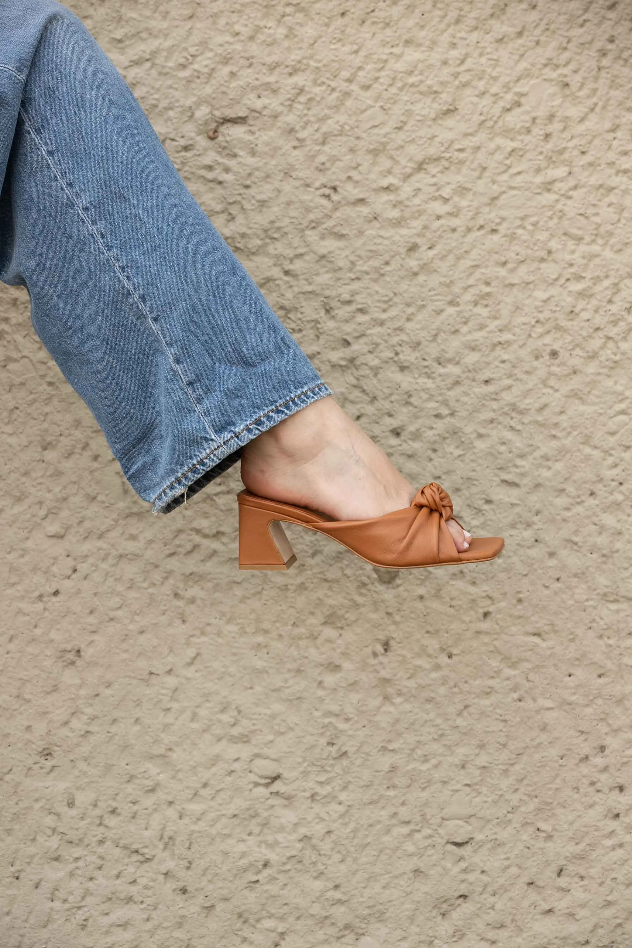 CAPE TOWN SANDAL Chic Pumps Padded collar
