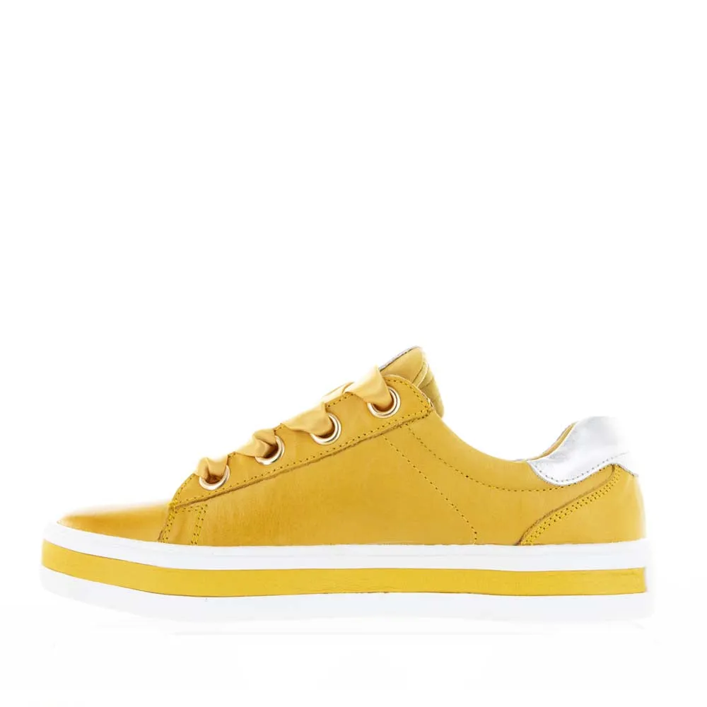 slip - on style LE SANSA SAMIA MUSTARD SILVER