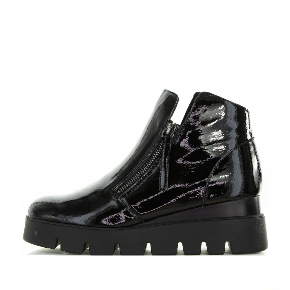 Anti-bacterial DJANGO & JULIETTE RADIO BLACK PATENT