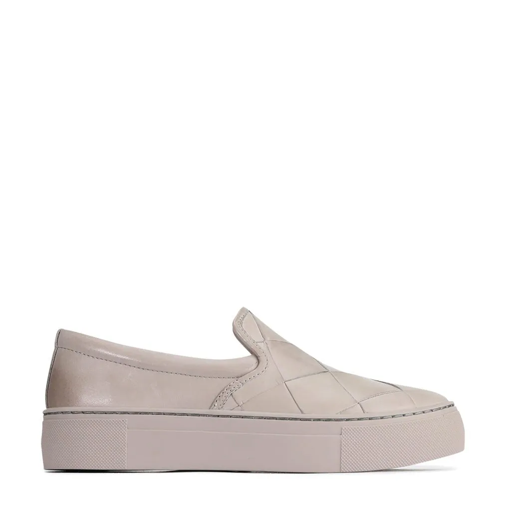 WOVE LEATHER SLIP ON SNEAKER Posture correction toddlers - specific features