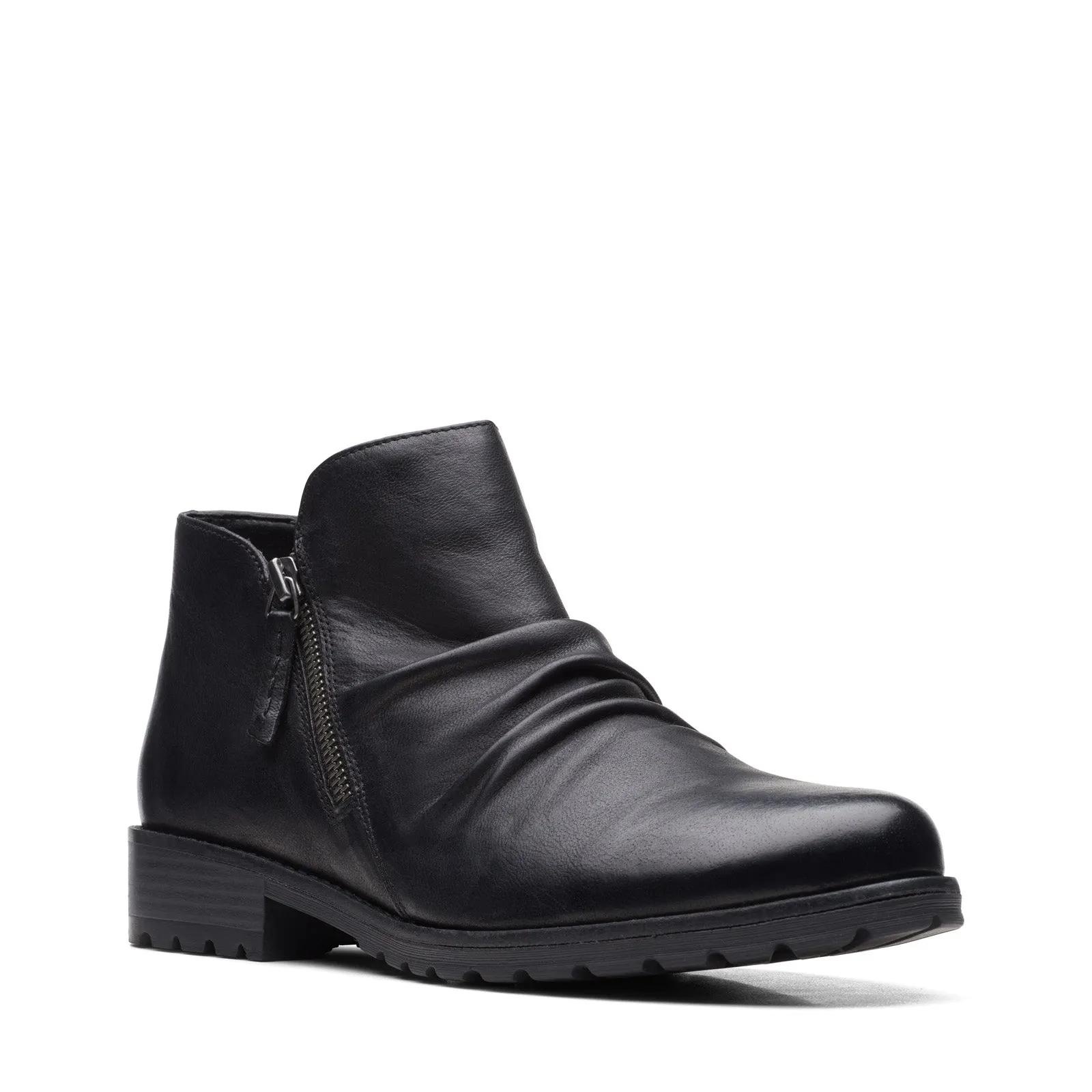 Heavy Grip Clarks Clarkwell Zip 26167723 Womens Black Leather Ankle & Booties Boots
