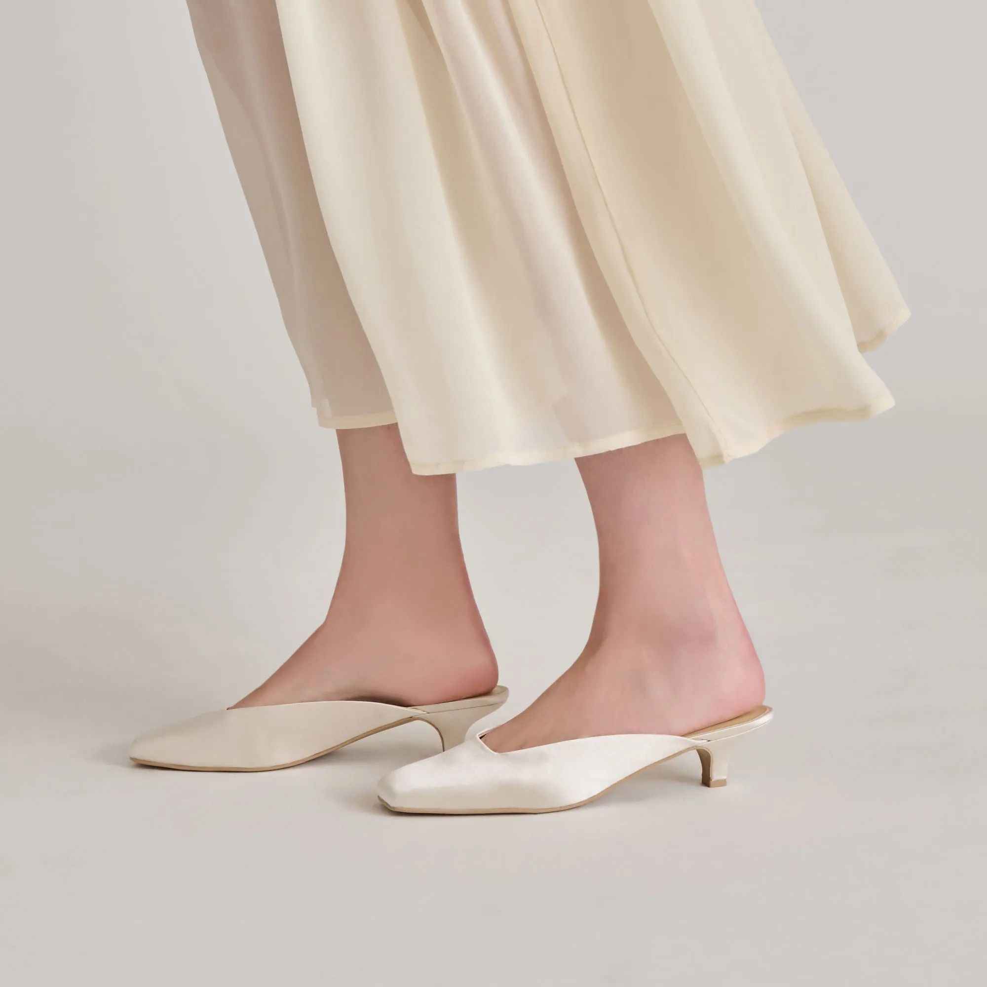 UMARA HEELS IVORY SATIN Textured Heels Comfortable Footbed