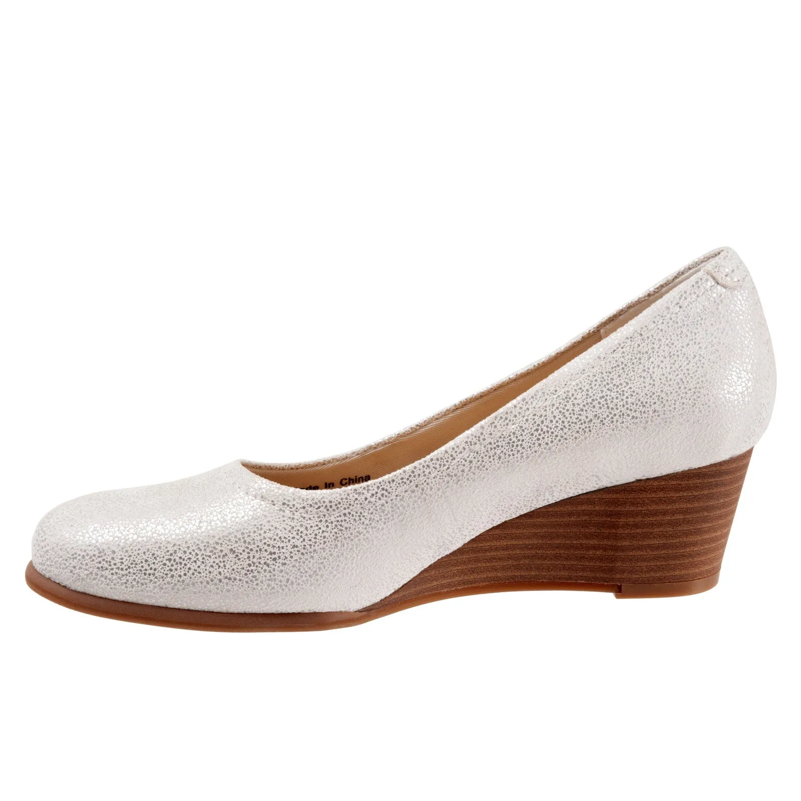 Supportive Pivot Point Trotters Winnie T1965-168 Womens White Narrow Leather Pumps Heels Shoes