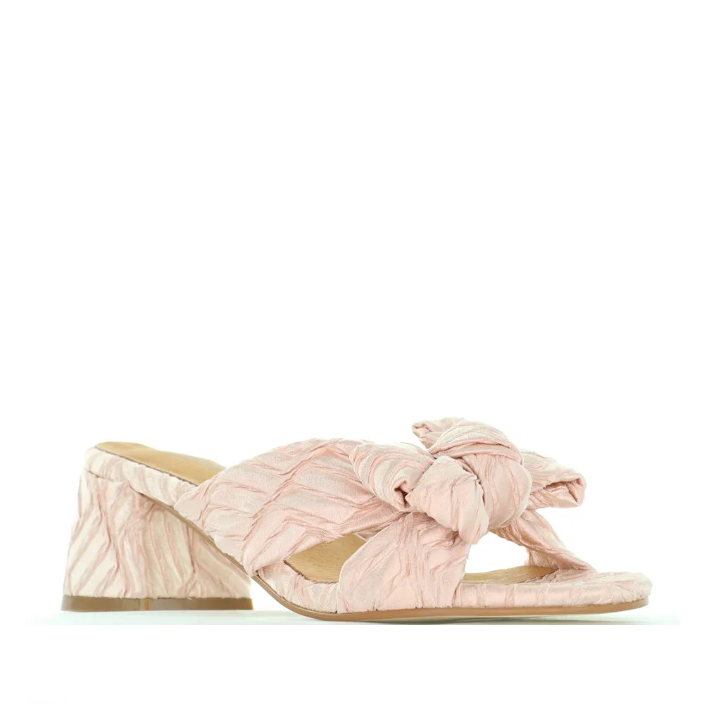 BRESLEY ANISTON PEACH Causal Booties