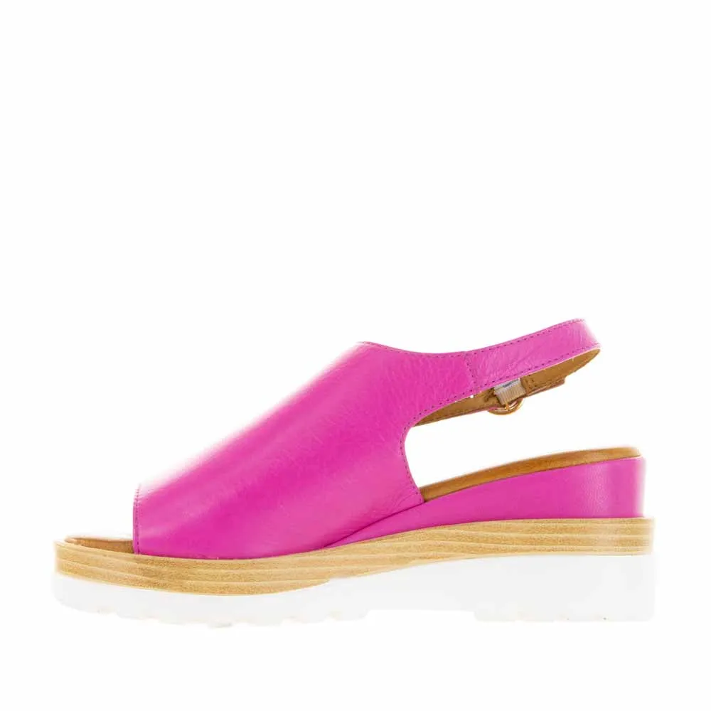 Casual Walk Snack Run LE SANSA THUNDER PINK