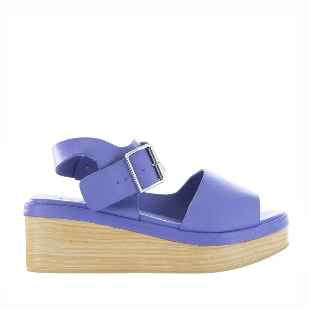 LE SANSA TRUE PURPLE Chic Walk Every Step