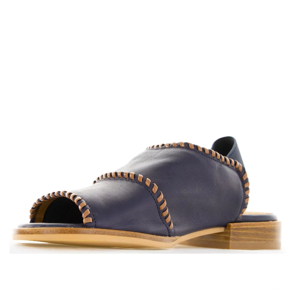 BRESLEY SERENADE NAVY TAN Night Fun Everyday Look