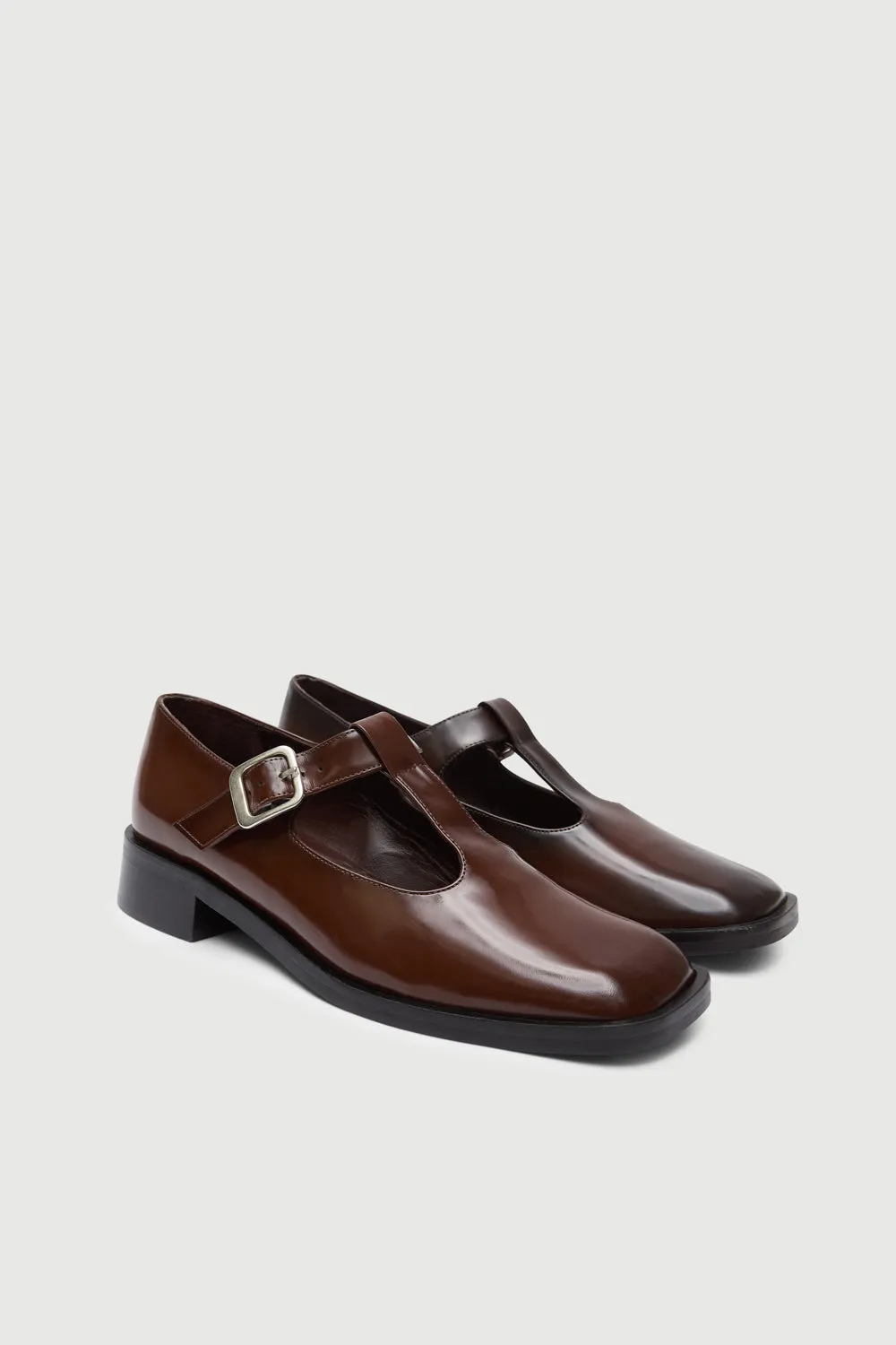 Lucy T-Bar in Caramel Leather Clean Path