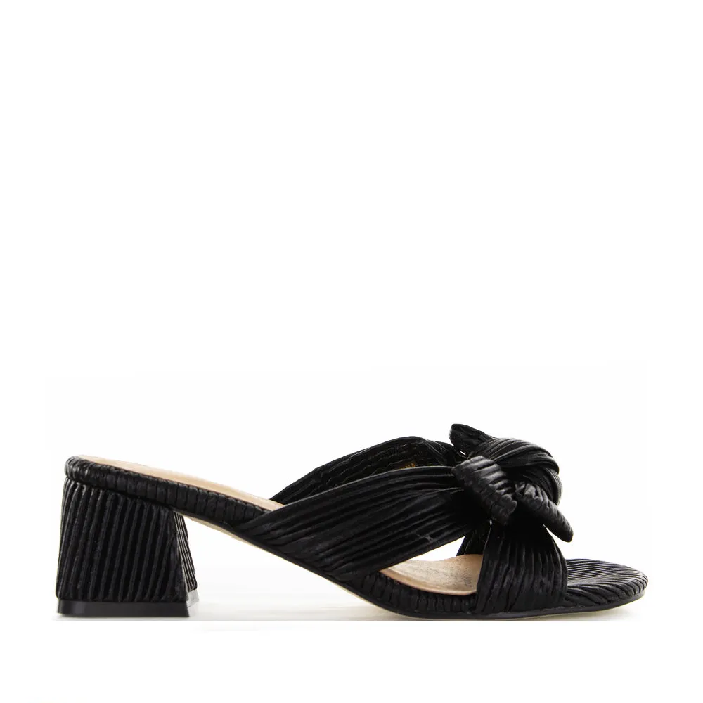 BRESLEY ANISTON BLACK matching Adaptive stability