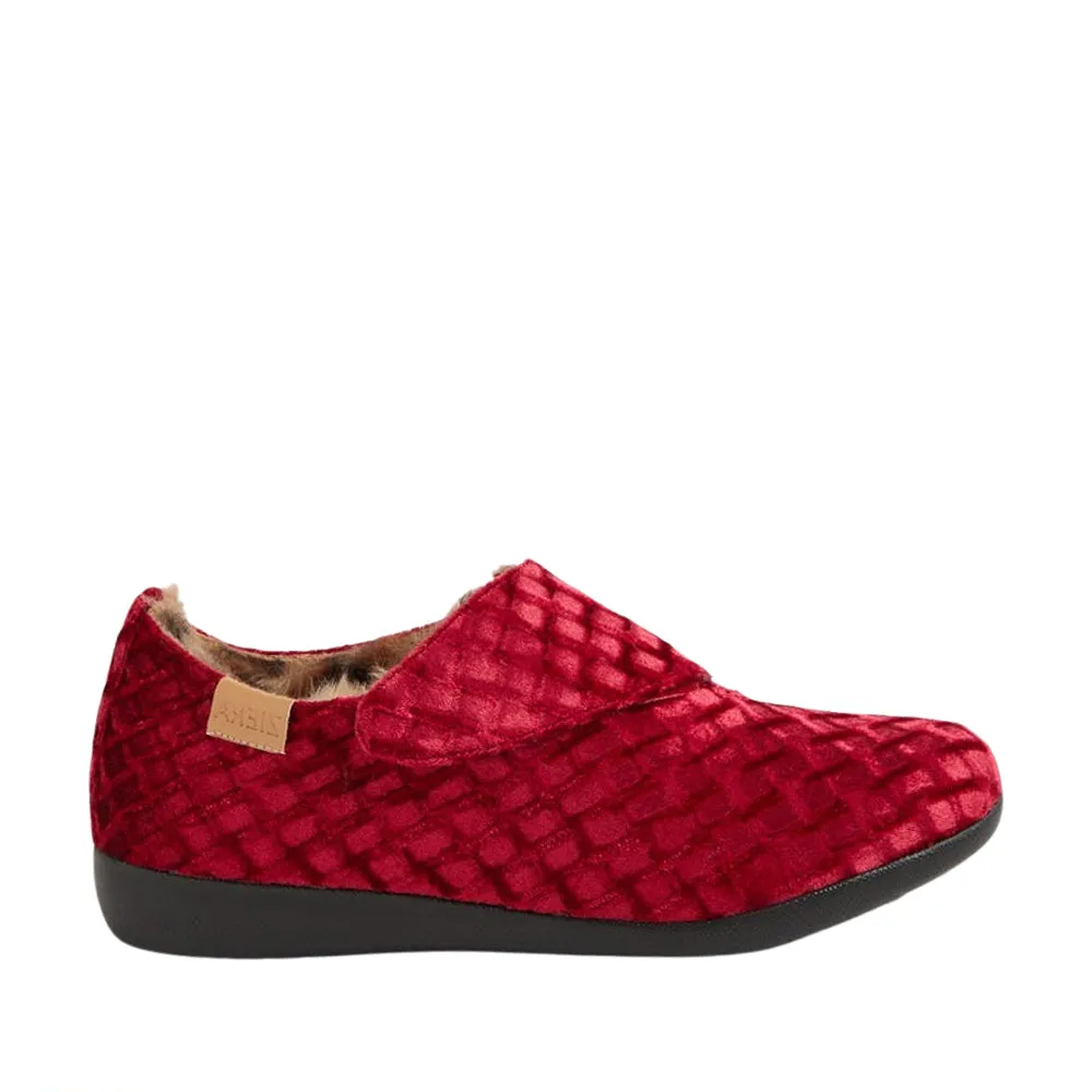 Wide Path Free Soul ZIERA FLISS RED EMBOSS