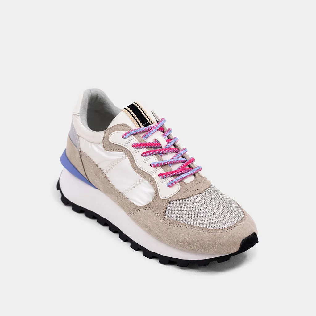 PHOEBE Flexible Outsole group walk