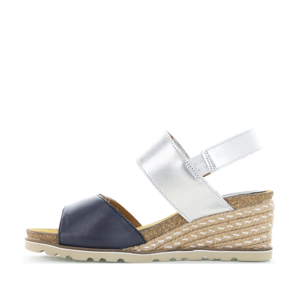LE SANSA EVITA NAVY SILVER Relaxed Fit Casual Support