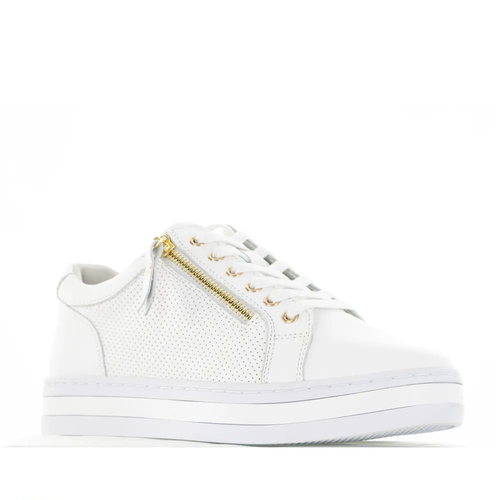 ALFIE & EVIE PINNET WHITE Vital Step Power Grip