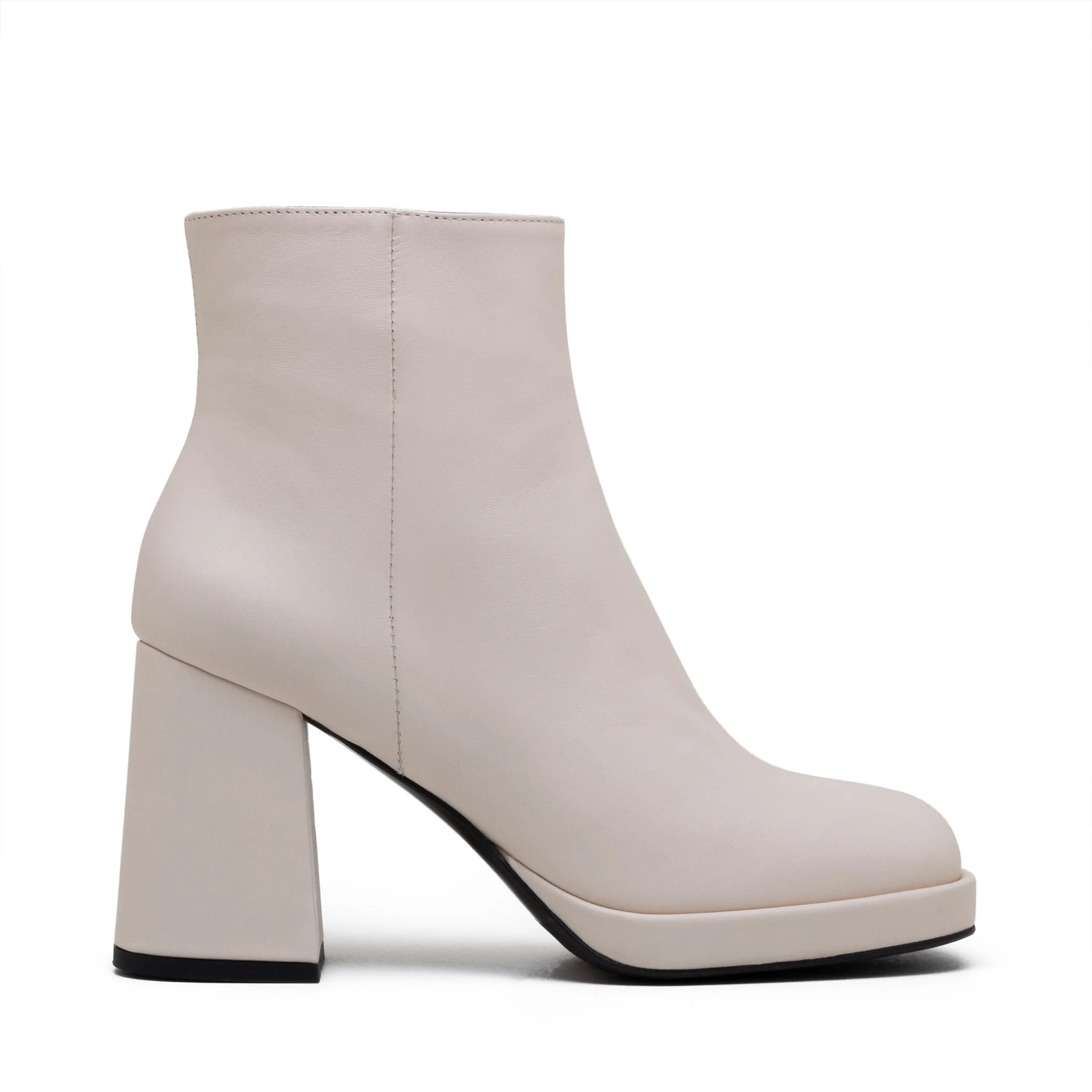GRETA ANKLE BOOTS Comfortable Step Versatile Wear