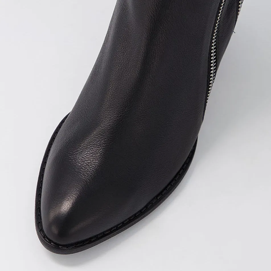 Crisp Lines Walk Support DJANGO & JULIETTE KLUES BLACK