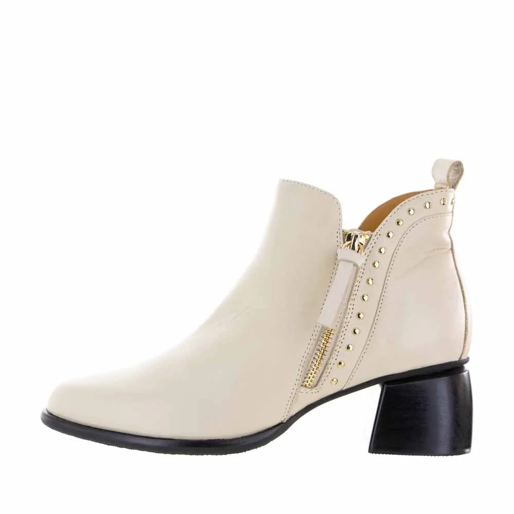 BRESLEY PANACHE SWAN Low Maintenance
