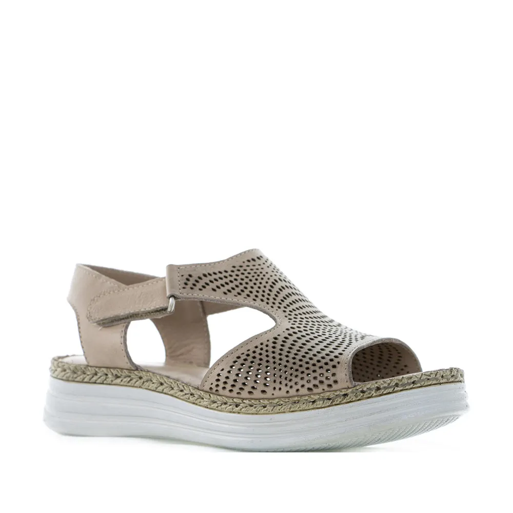 Daily Flex Slip-On Versatility CABELLO REMY TAUPE