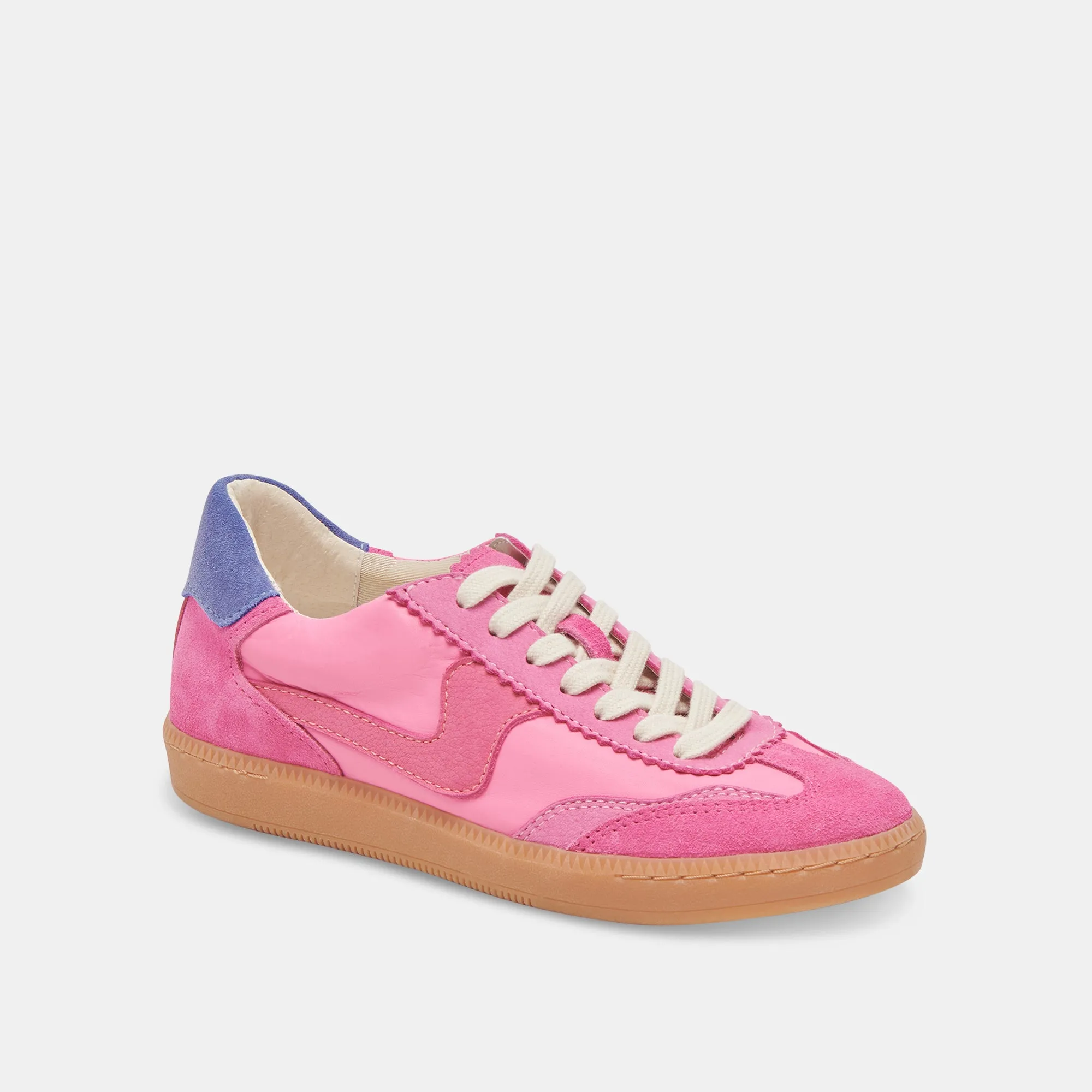 NOTICE SNEAKERS PINK SUEDE Trend-setting wear