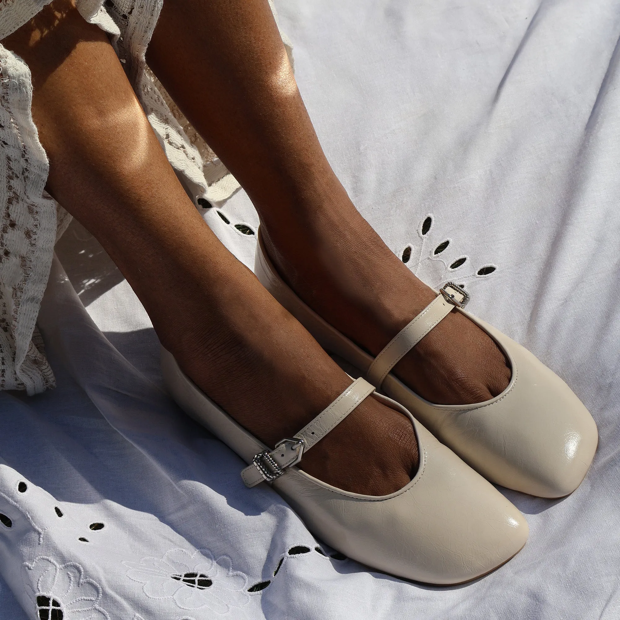 Energy Lift Photo Glow ALIZZA BALLET FLATS CREME CRINKLE PATENT