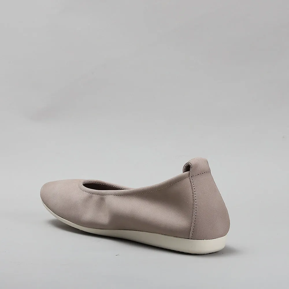 LE SANSA BARBIE TAUPE Slip Walk Style Travel Ready