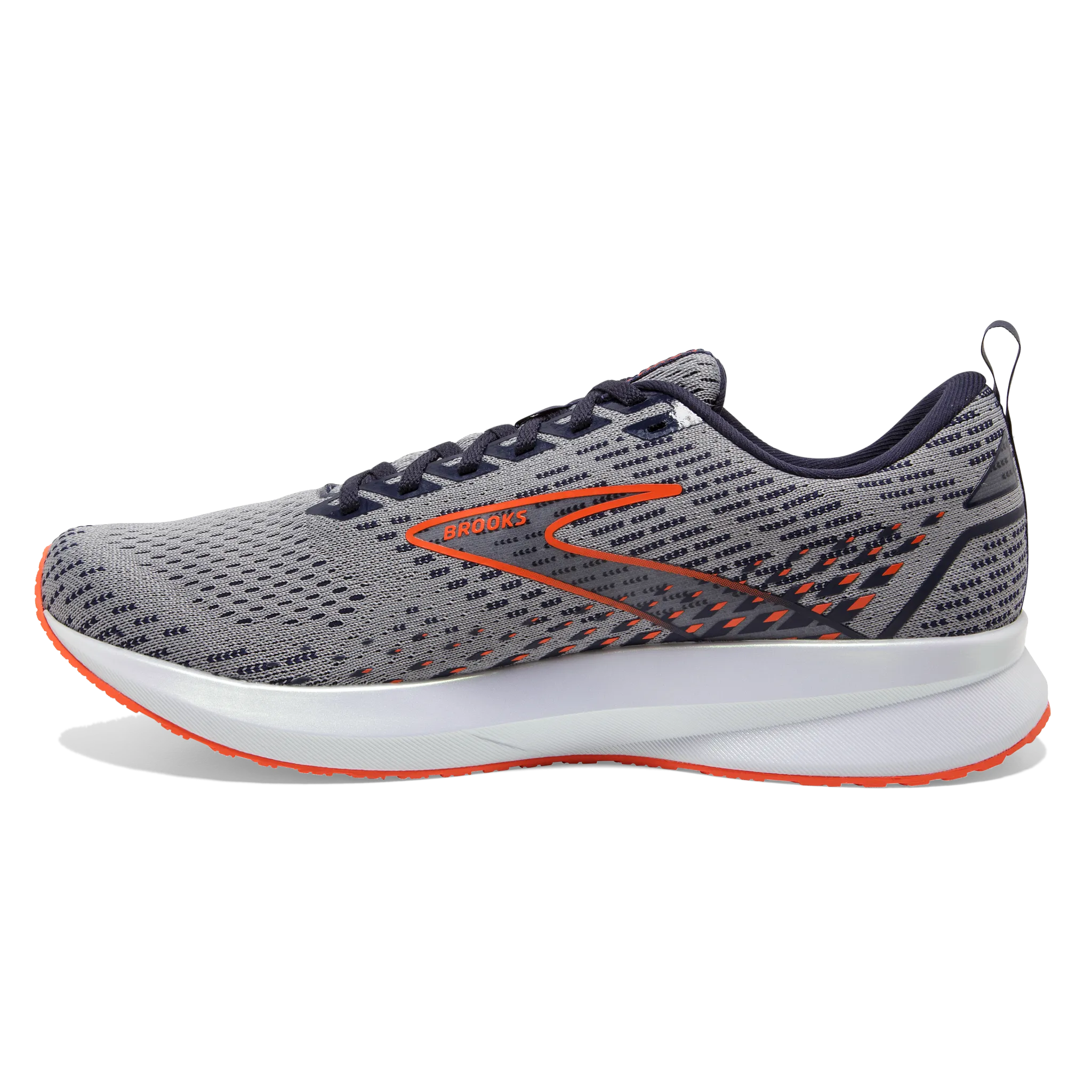 Men's Levitate 5 running in a rainforest area shoes Step - up comfort