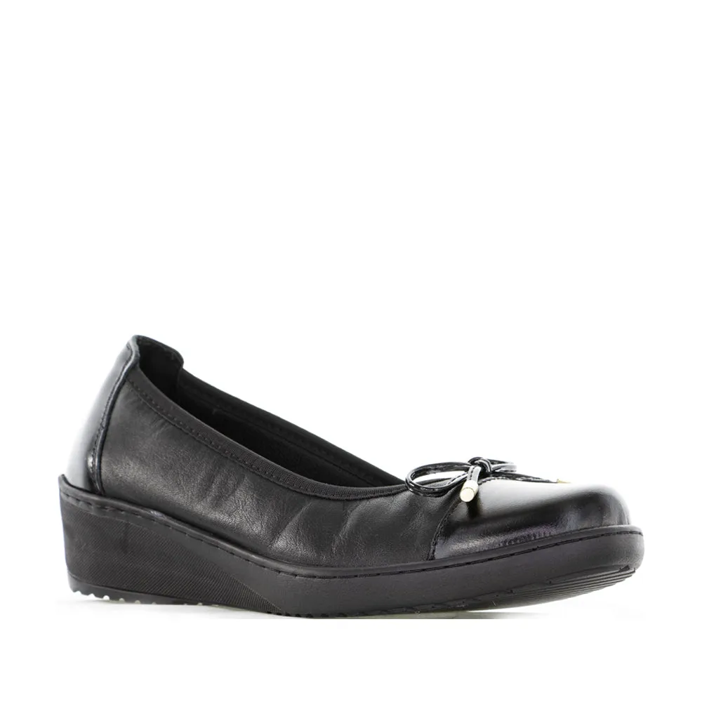CABELLO CP243-18 BLACK Durable Leather Slip-ons