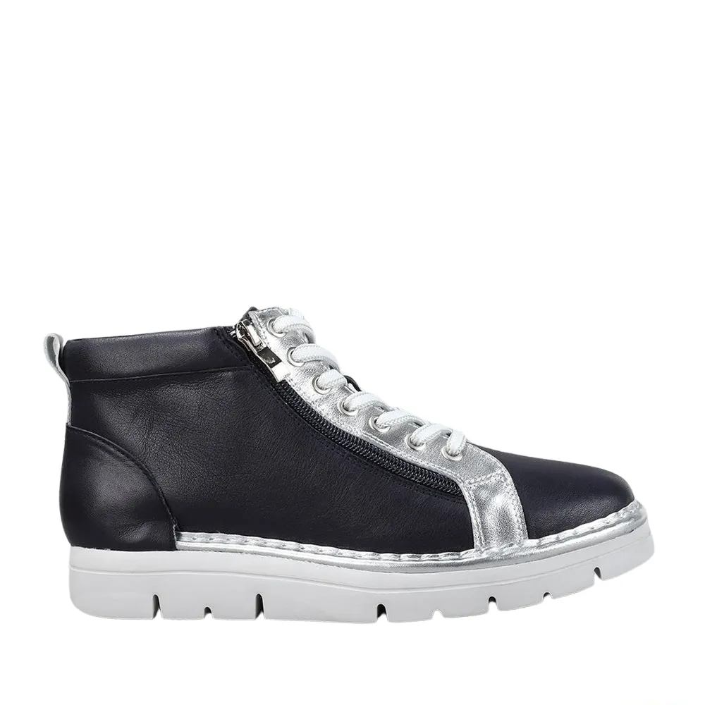LE SANSA BOBBY NAVY SILVER Versatile Choice