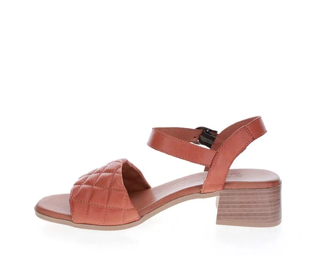 Le sansa Lincoln Tan Outfit Boost Wander Wear