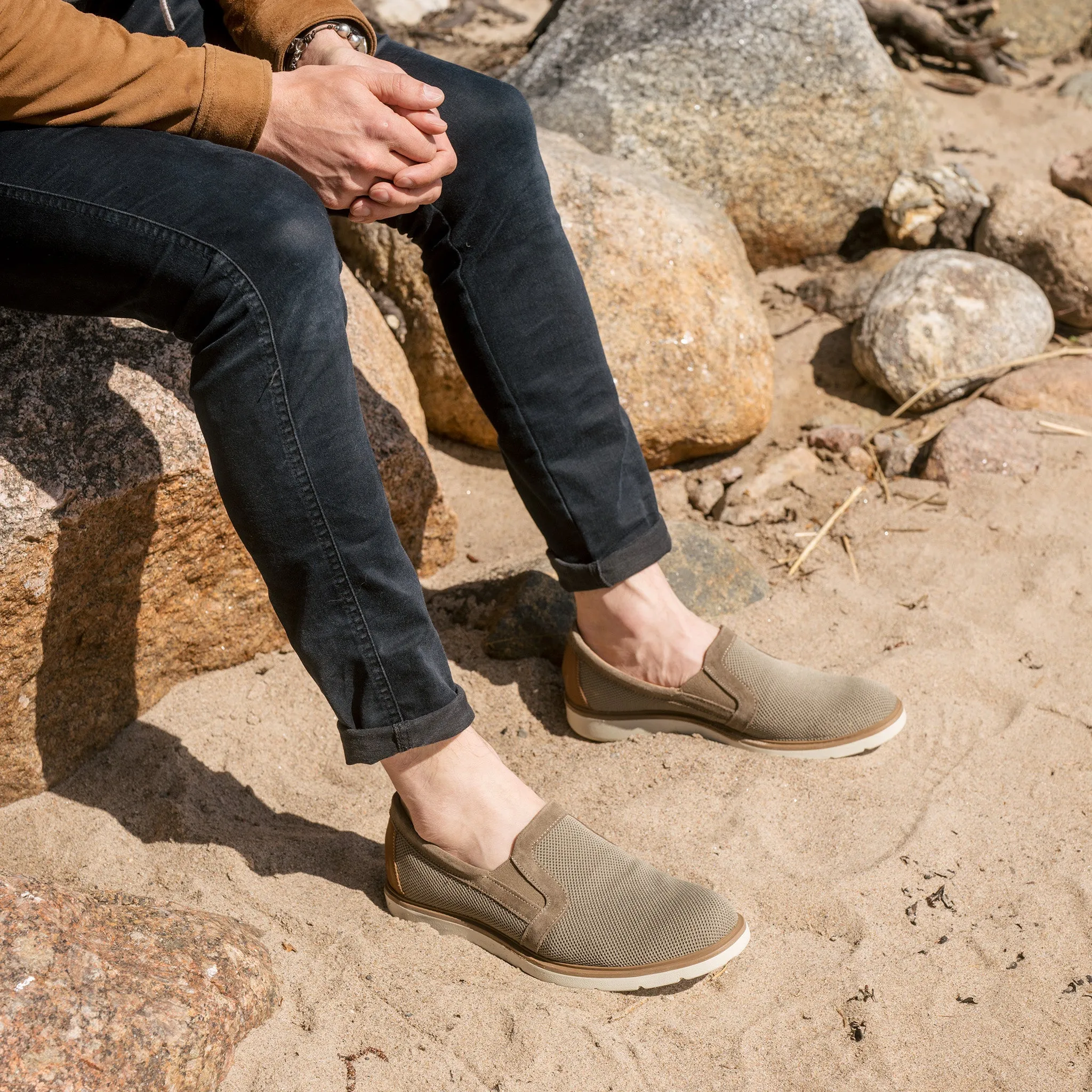 PIIPPO Men??s loafer Breathable fabric Fashionable Choice