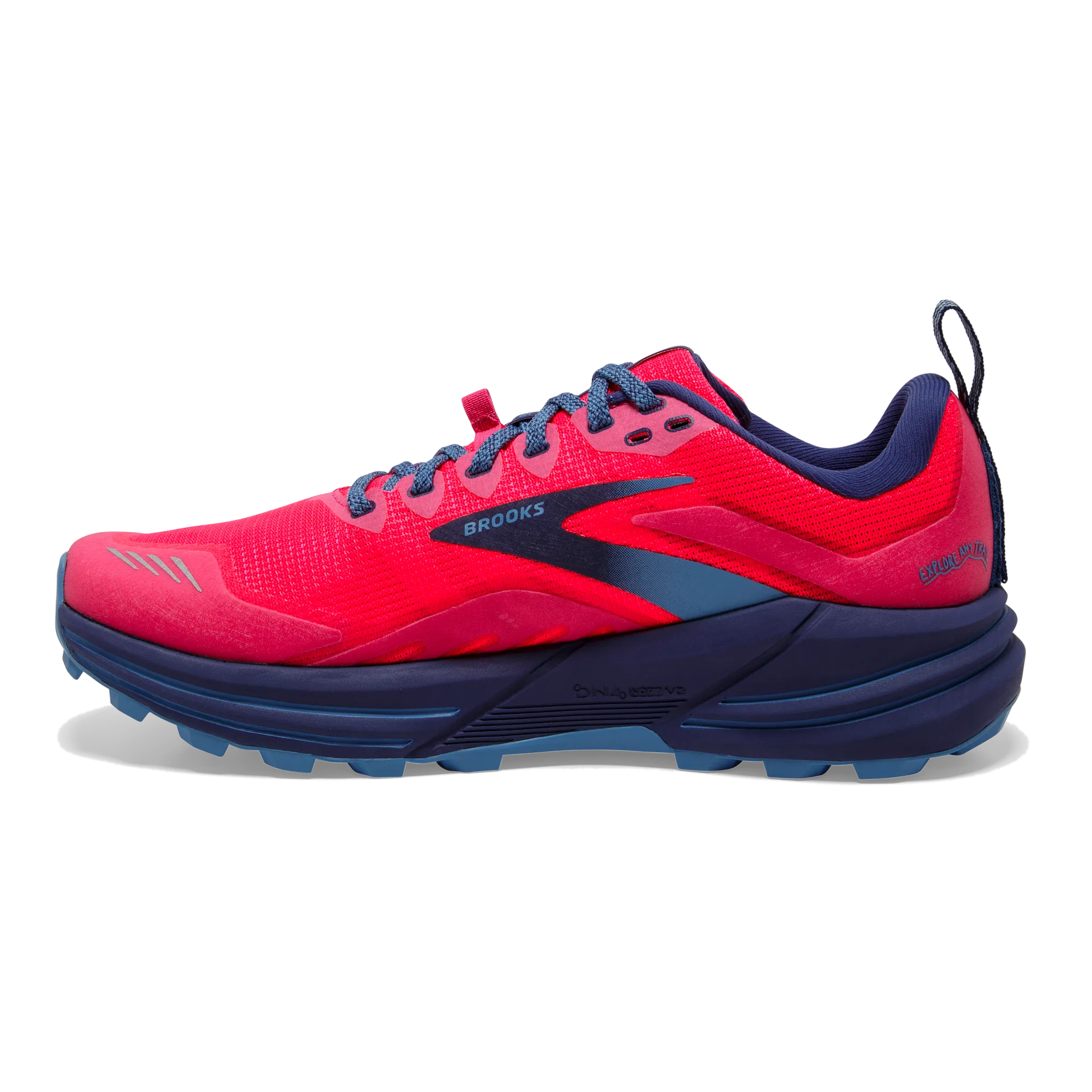 Women's Cascadia 16 heavy - duty - upper - feature shoes odor - resistant running shoes