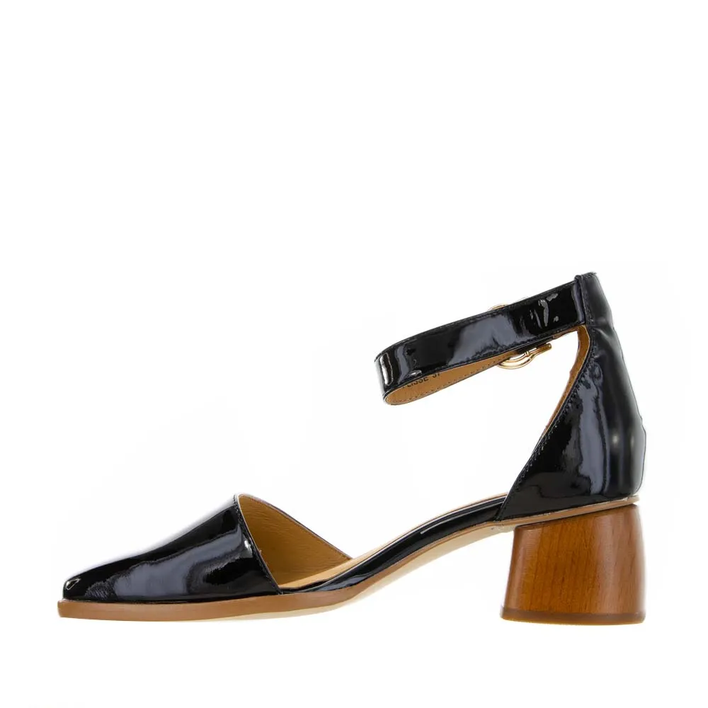 BRESLEY PLISSE BLACK PATENT Air Walk